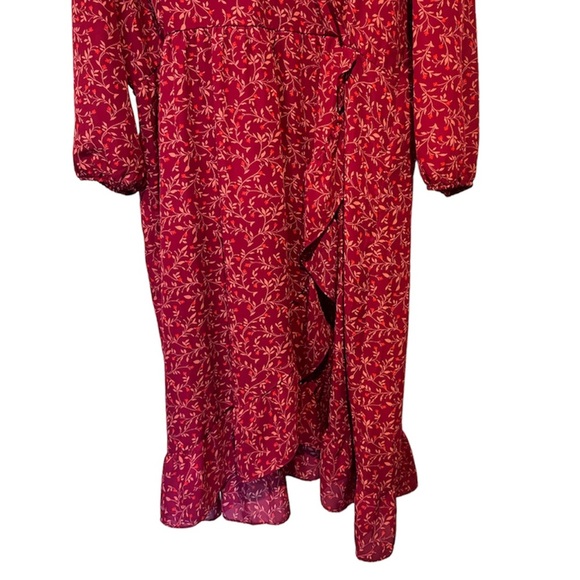 Old Navy Floral Wrap Dress - Picture 5 of 7